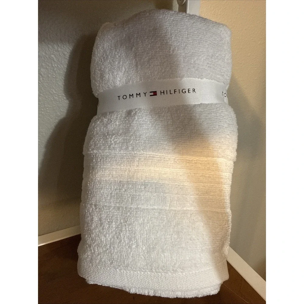 Tommy Hilfiger White Cotton Hand Towels 16